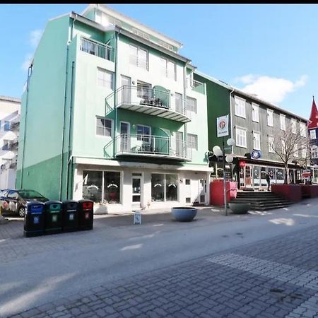 H3 Apartment - Cozy Downtown Apartment Akureyri Exterior photo